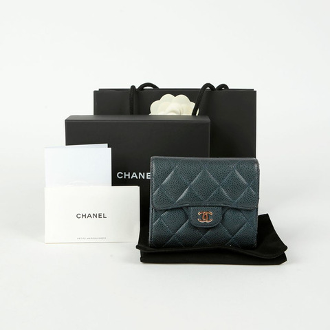 CHANEL Caviar Skin 經典雙折錢包