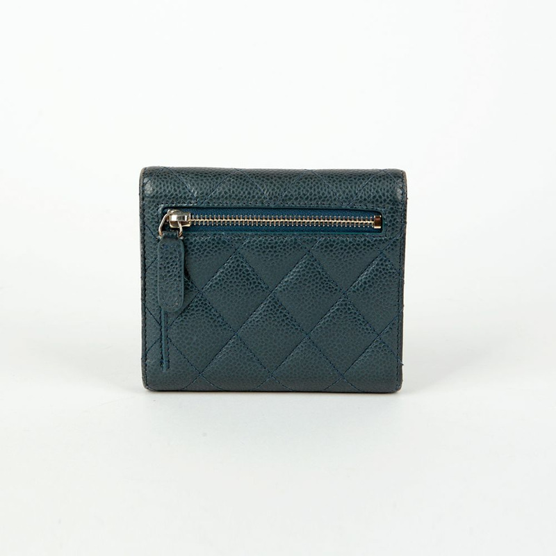 CHANEL Caviar Skin 經典雙折錢包-3