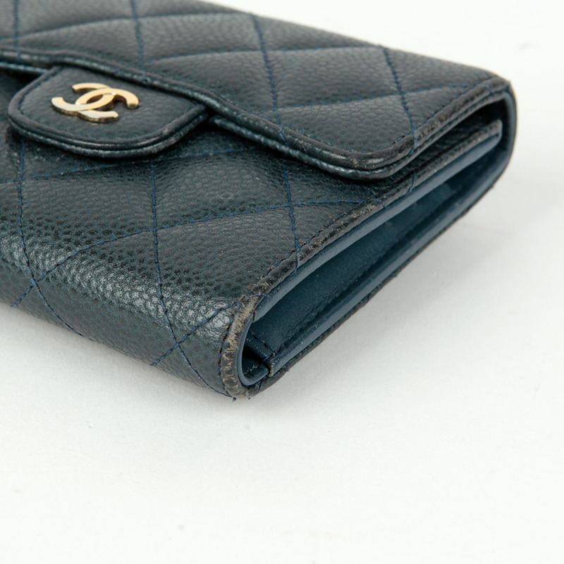 CHANEL Caviar Skin 經典雙折錢包-7