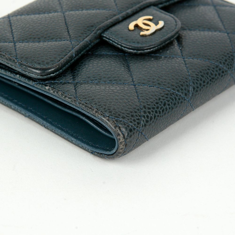 CHANEL Caviar Skin 經典雙折錢包-8