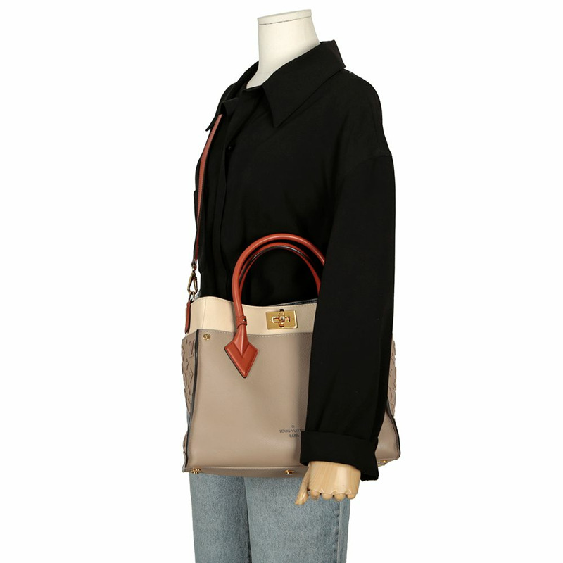 LOUIS VUITTON On My Side 手提單肩包-9