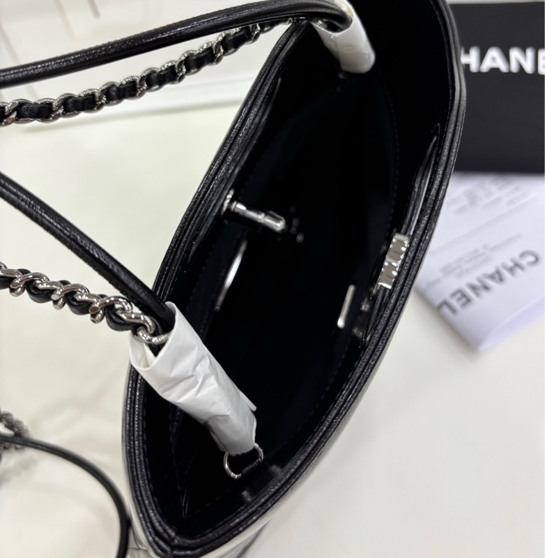 Chanel 香奈兒25k新款斜紋V紋31bagmini 全新 2025.10.14購證-7