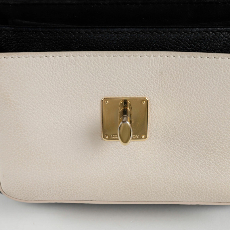 LOUIS VUITTON M58557 Lock Me Tender 肩斜背包-9