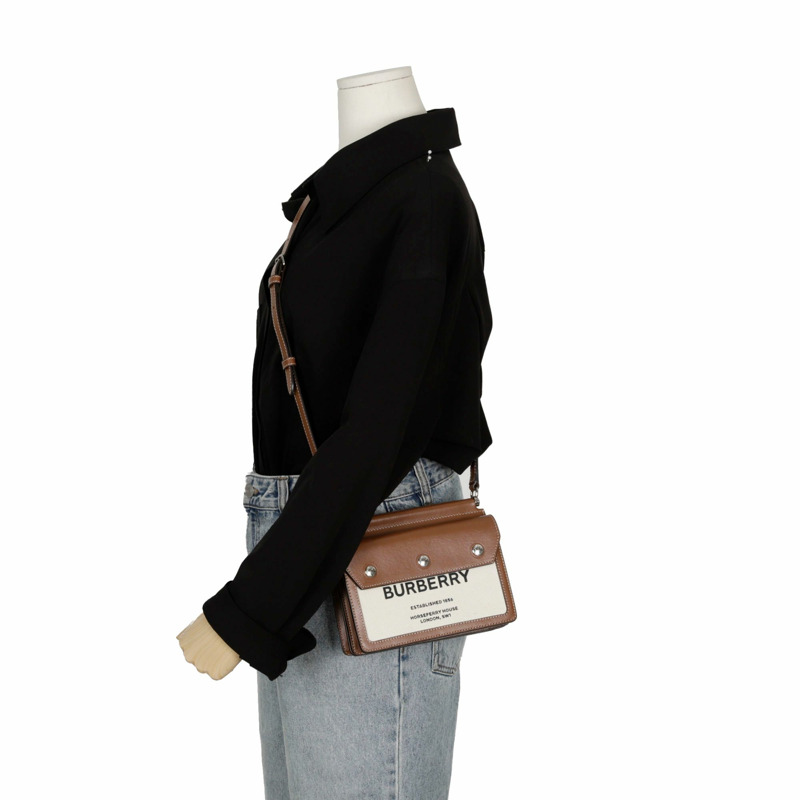 BURBERRY Hospri Title 口袋肩斜背包-9