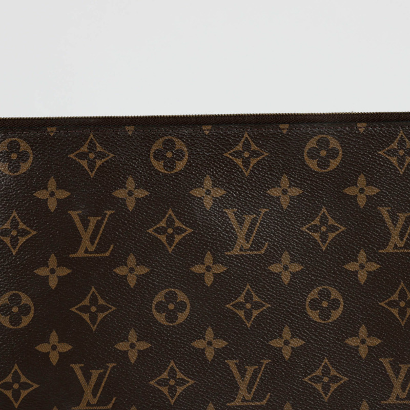 LOUIS VUITTON Etui Voyage GM 手拿包-3