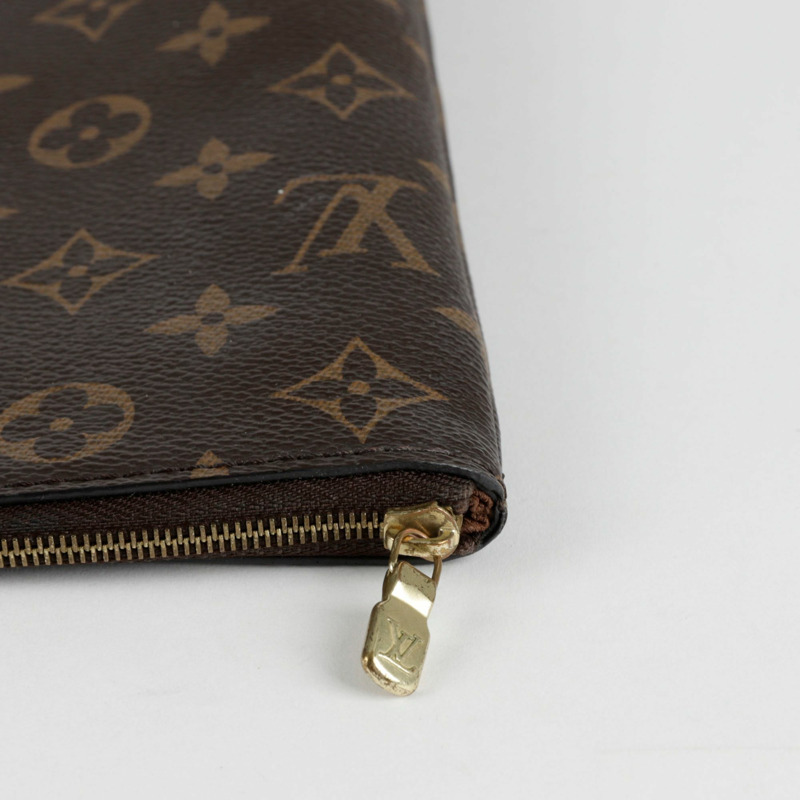 LOUIS VUITTON Etui Voyage GM 手拿包-5