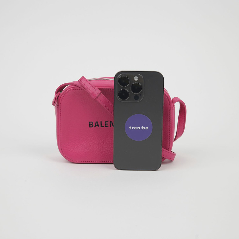 BALENCIAGA 日常 XS 相機斜背包-6