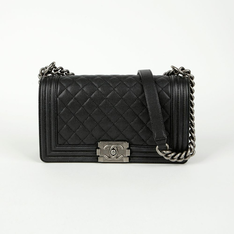 CHANEL Caviar Skin Boy 中型單肩斜背包-1