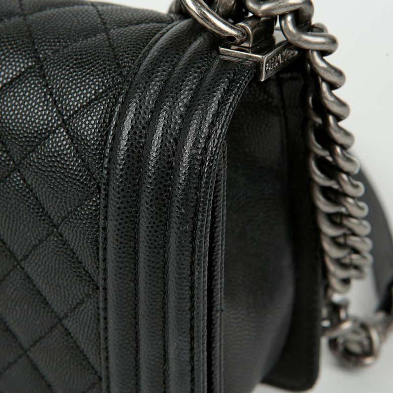 CHANEL Caviar Skin Boy 中型單肩斜背包-2