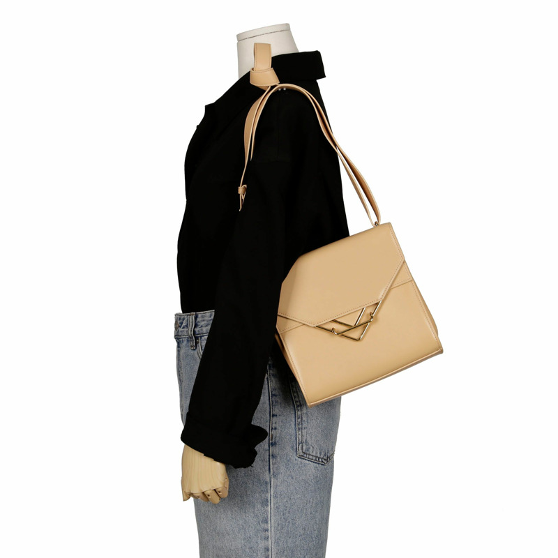 BOTTEGA VENETA Clip Box 小型單肩斜背包-11