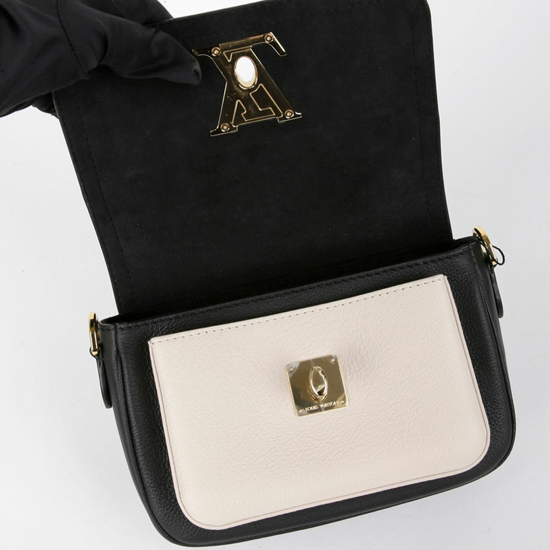 LOUIS VUITTON M58557 Lockme Tender 單肩斜背包-9