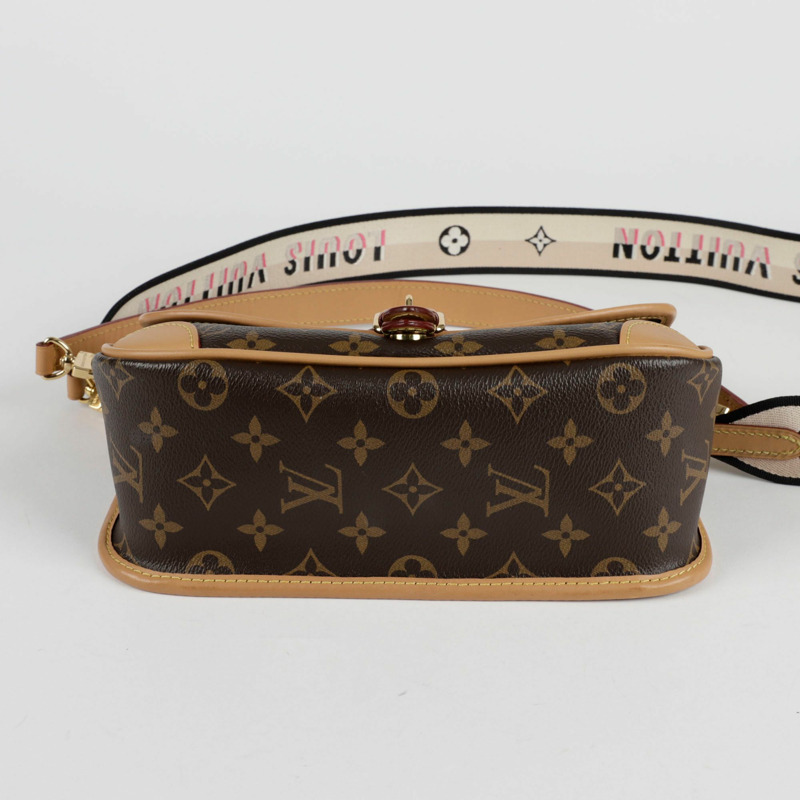 LOUIS VUITTON Diane 單肩斜背包-7