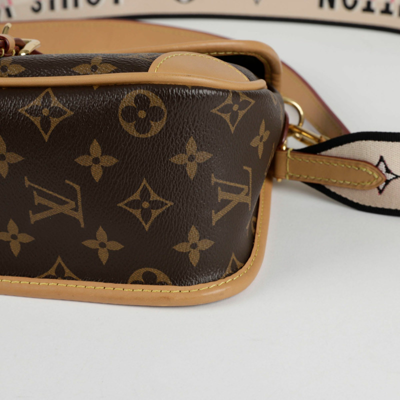 LOUIS VUITTON Diane 單肩斜背包-9