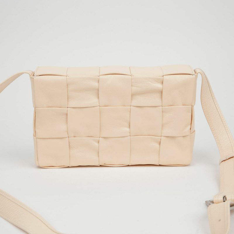 BOTTEGA VENETA Cassette 單肩斜背包 667298-2