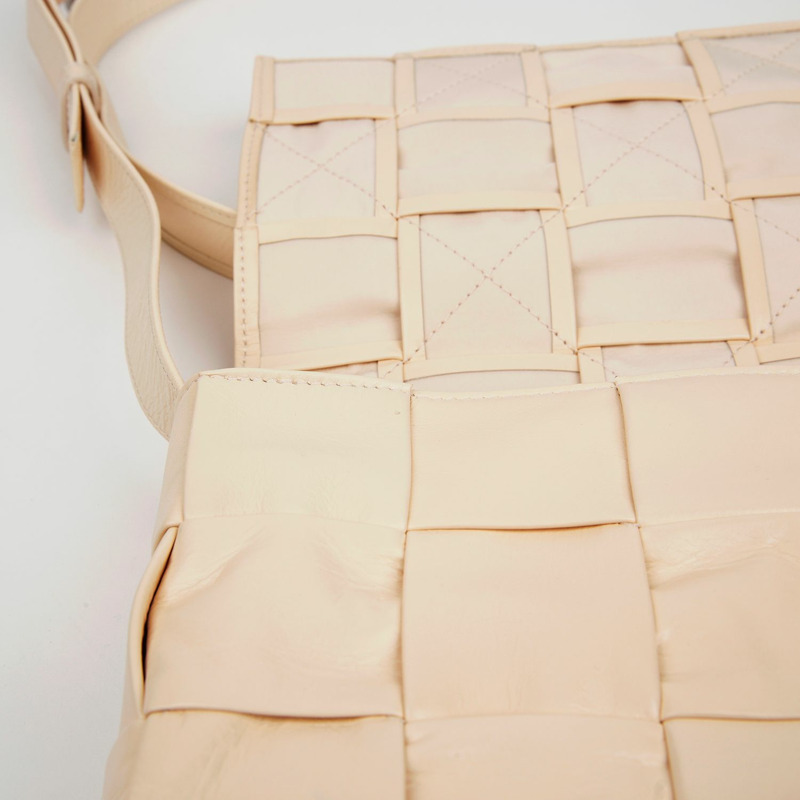 BOTTEGA VENETA Cassette 單肩斜背包 667298-9