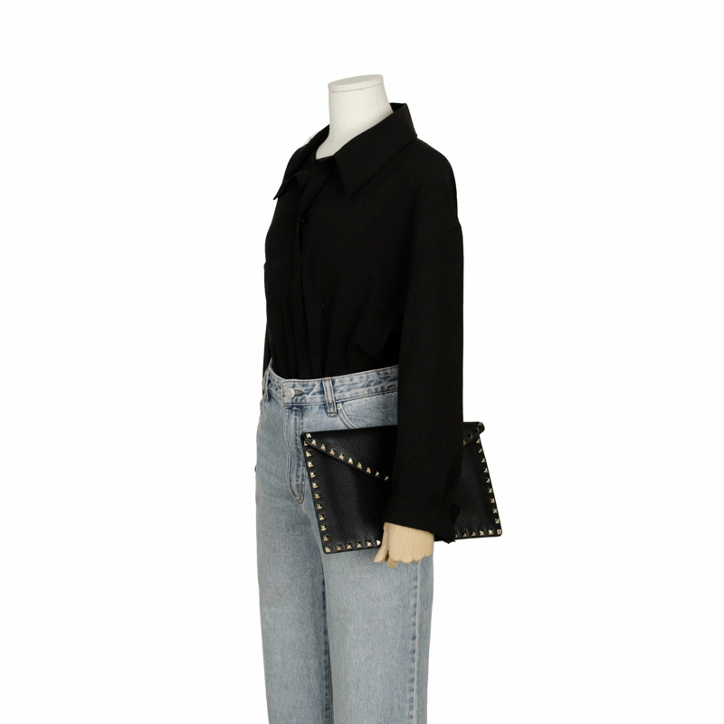 VALENTINO Rockstud 信封手拿包-9