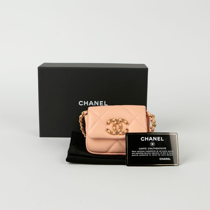 CHANEL AP2451 魚子醬皮迷你斜背包-0
