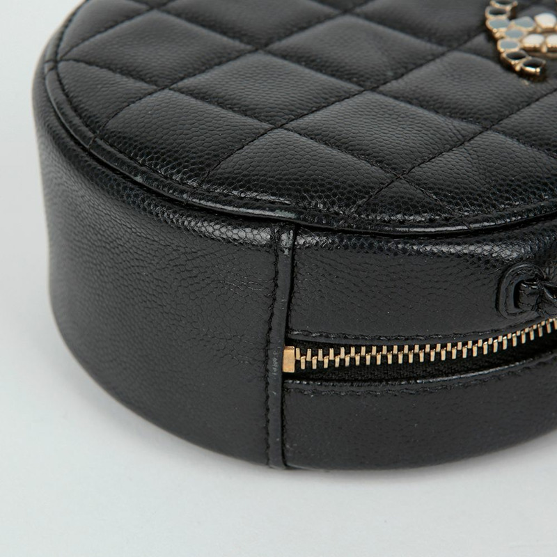 CHANEL Caviar Skin 圓形單肩斜背包-4