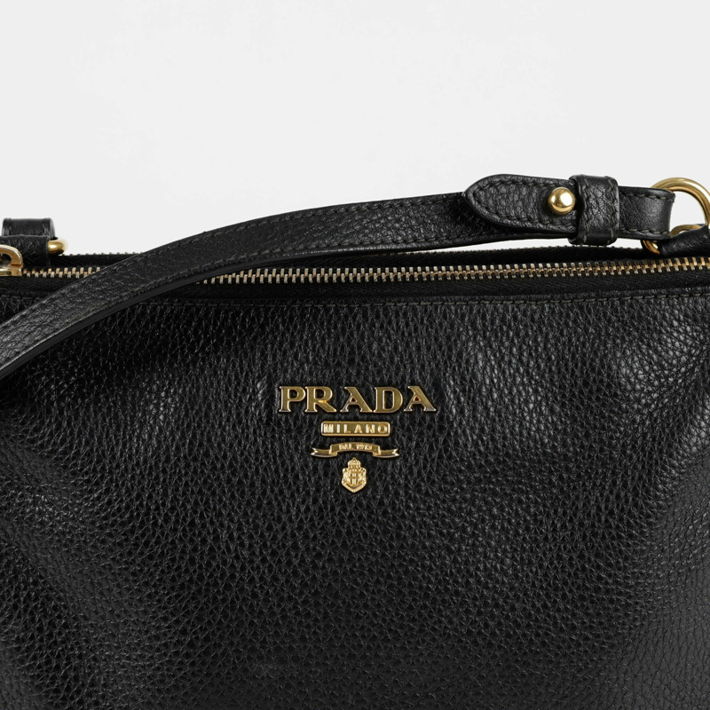 PRADA 1BH046 金屬標誌雙拉鍊斜背包-1