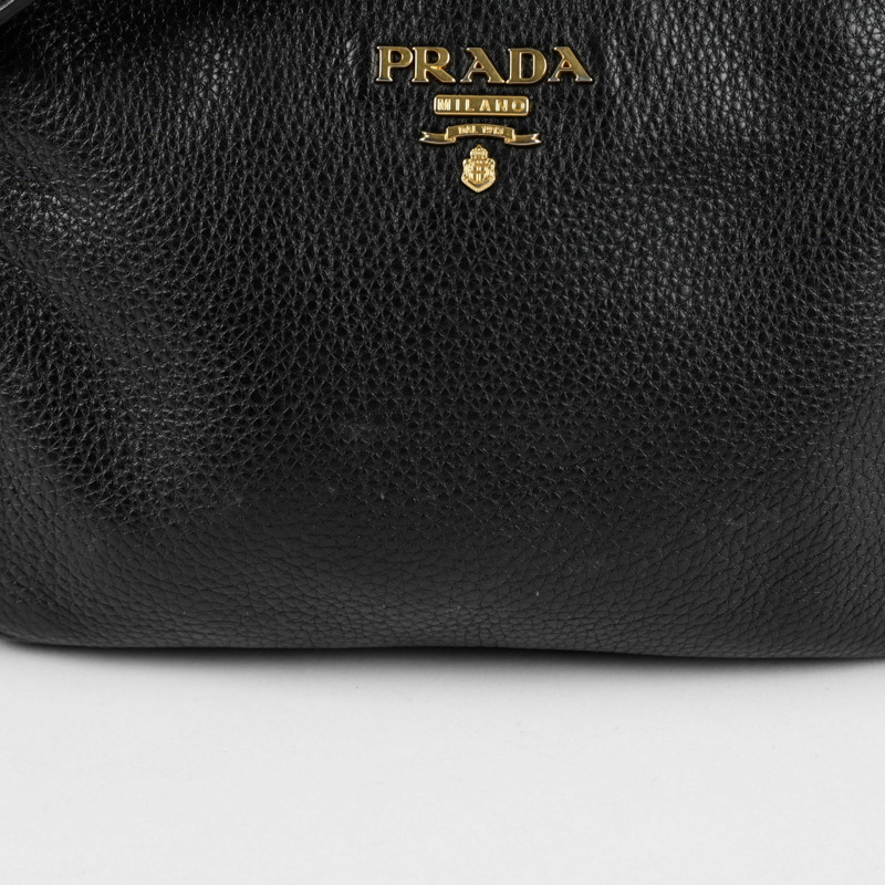 PRADA 1BH046 金屬標誌雙拉鍊斜背包-2