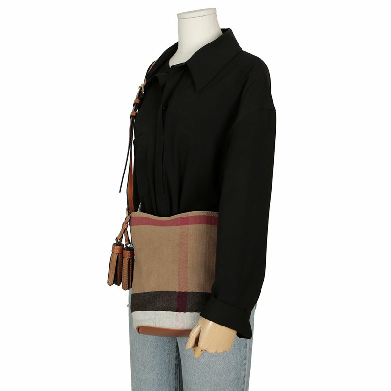 BURBERRY Ashby 迷你 Hobo 單肩斜背包 3982933-10