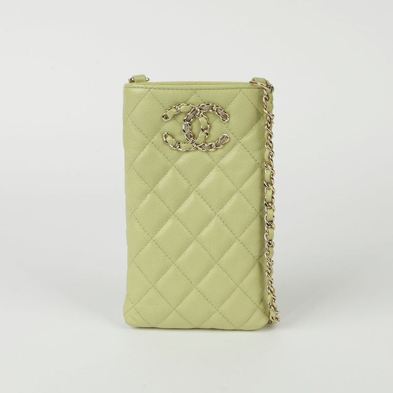 CHANEL Caviar Skin CC Logo 手機支架與斜背包-1