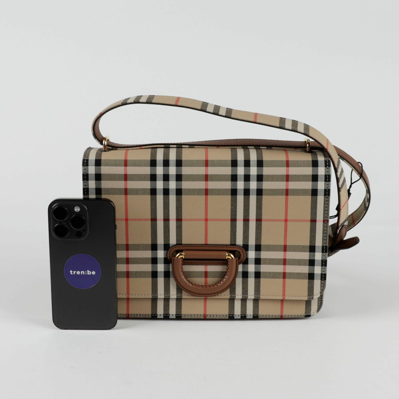 BURBERRY D 型環中型斜背包-7
