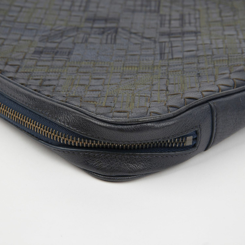 BOTTEGA VENETA Intrecciato 針法手拿包-8