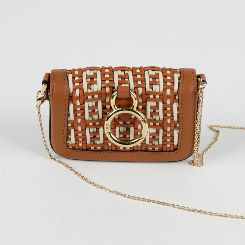 FENDI Nano Baguette Charm 斜背包-3