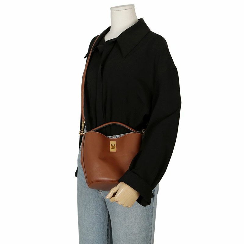 【包稅】CELINE 197573CR4 16 錫桶手提單肩包-9