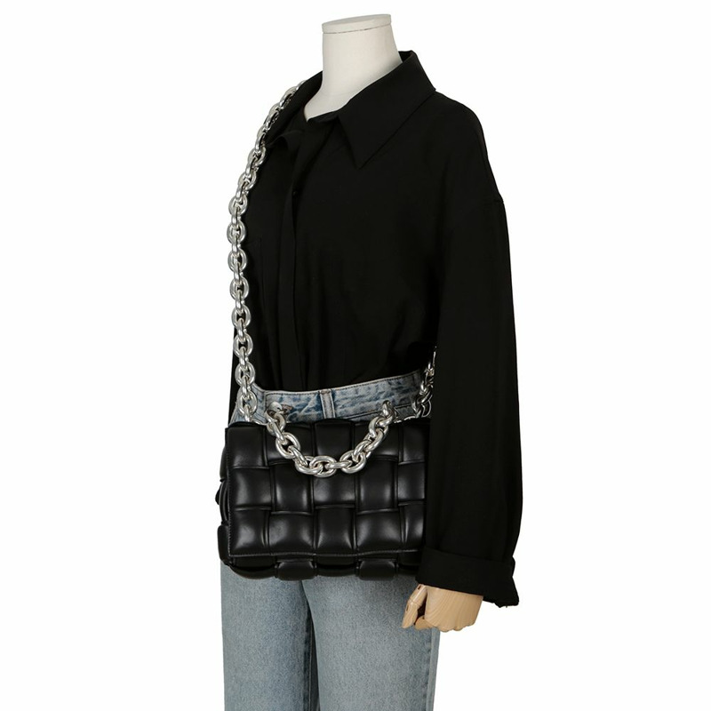 BOTTEGA VENETA 631421 鏈條卡式單肩斜背包-11