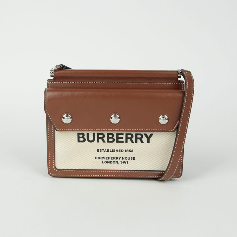 【包稅】BURBERRY 8014611 Hospery 標題口袋肩斜背包-1