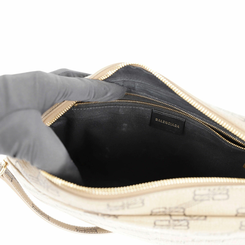 BALENCIAGA 702723 BB 標誌相機肩斜背包-9