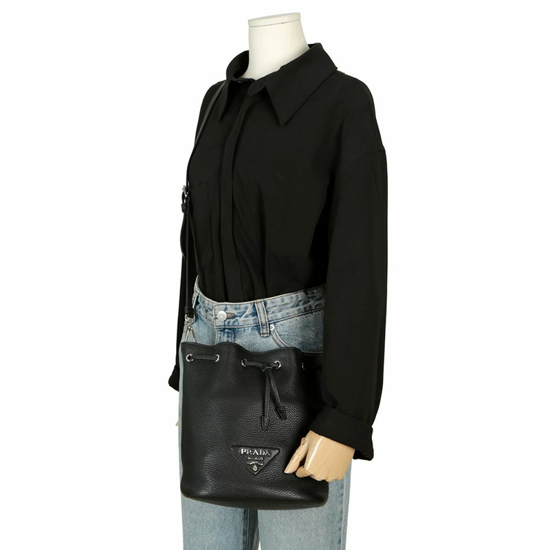 PRADA 1BE060 水桶肩斜背包-8