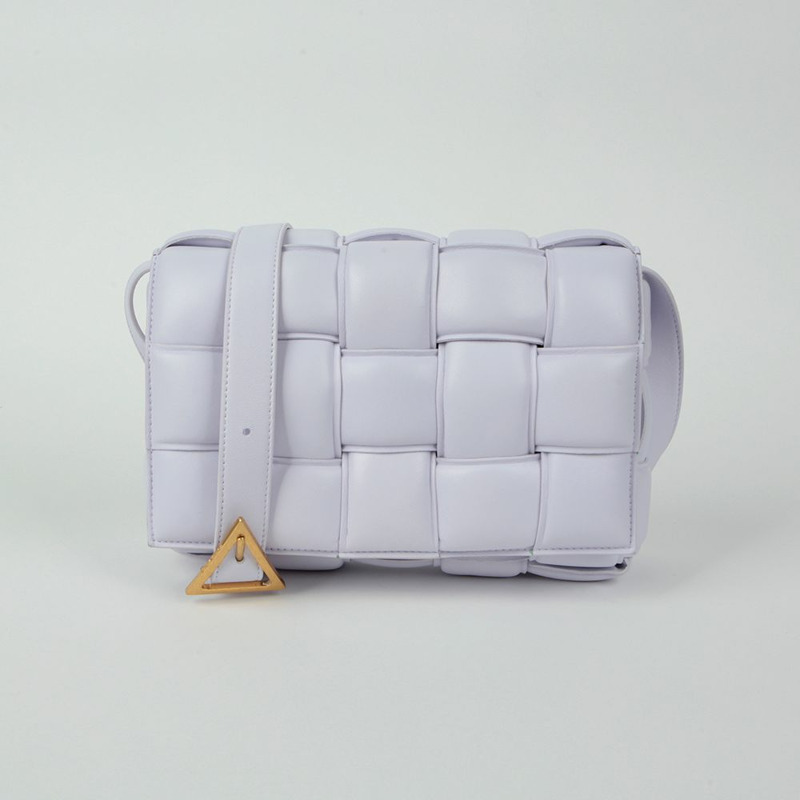 BOTTEGA VENETA 加厚卡式斜背包單肩包 591970-1