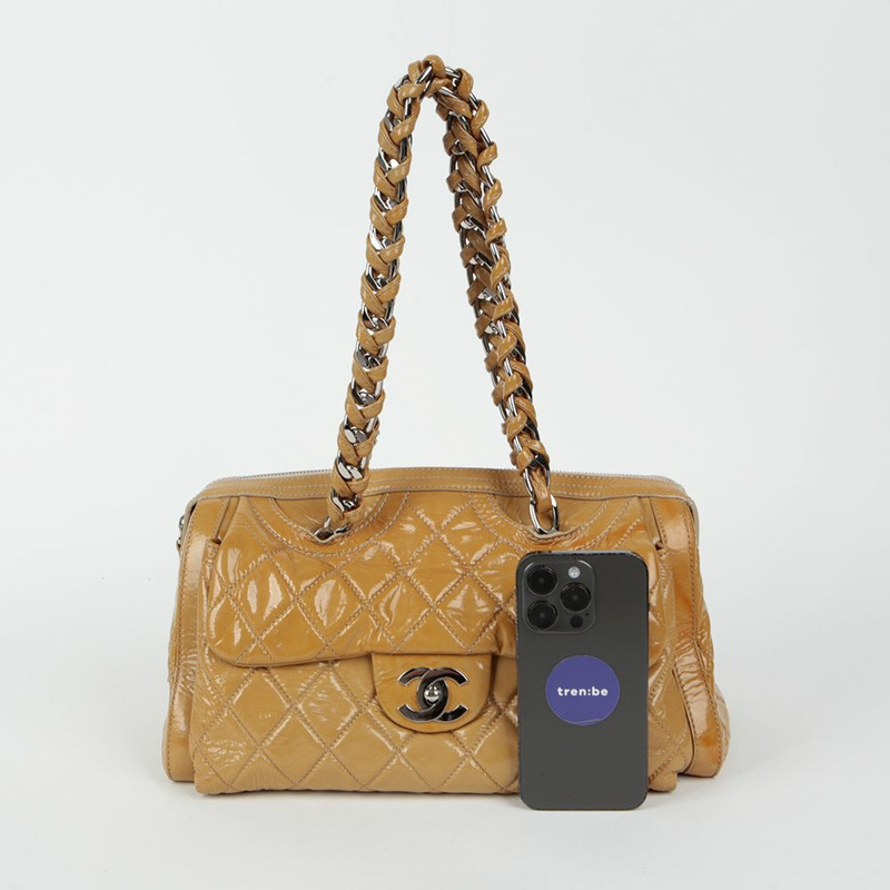 CHANEL 漆皮 CC 標誌波士頓單肩包-13