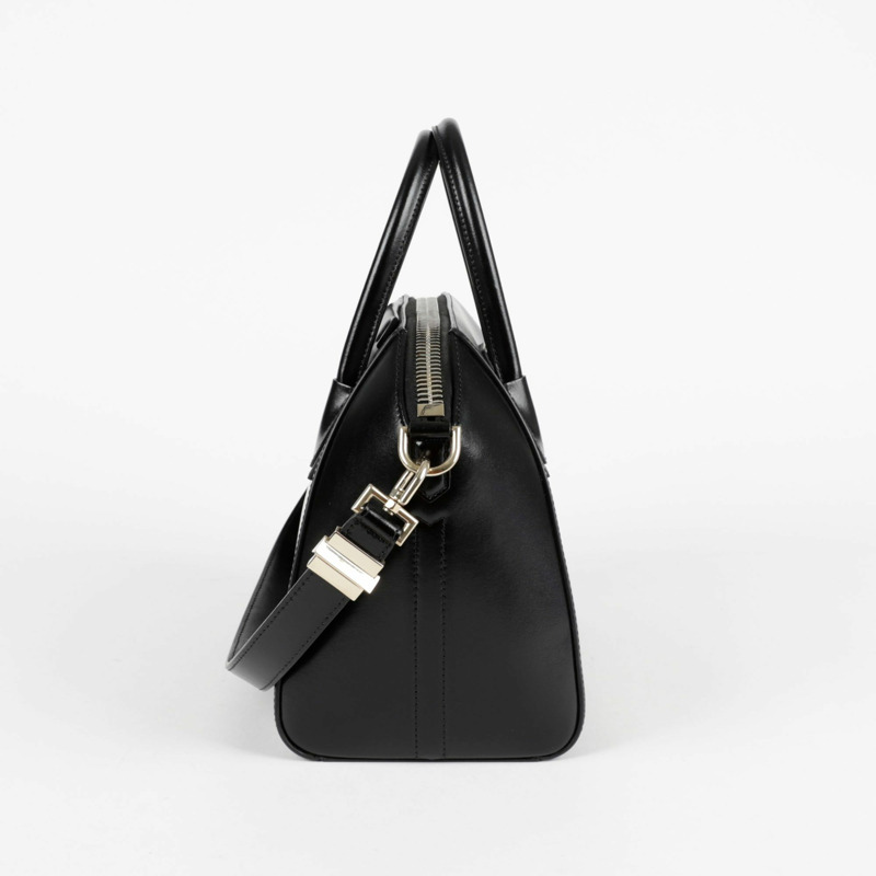 GIVENCHY Antigona 小號托特單肩包 BB05102014-3