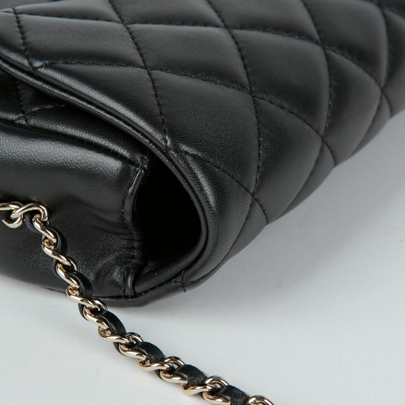 CHANEL AS1533 珍珠標誌夢幻翻蓋單肩斜背包-9