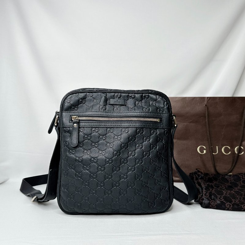 GUCCI 黑色壓紋全皮側背包-0