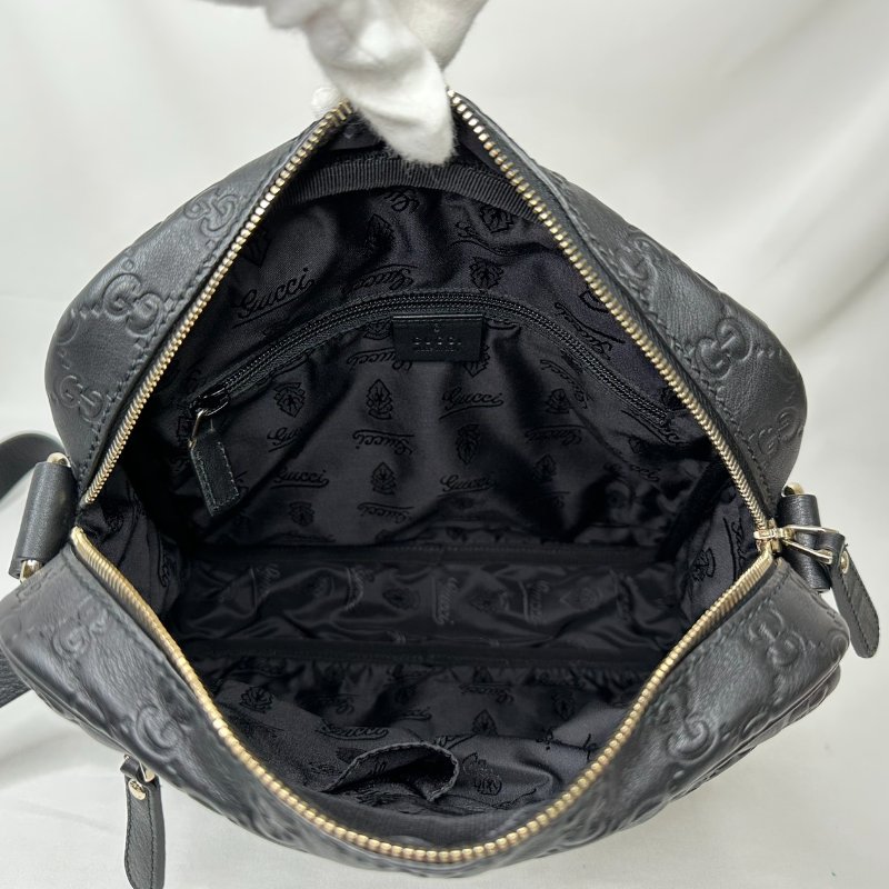 GUCCI 黑色壓紋全皮側背包-6
