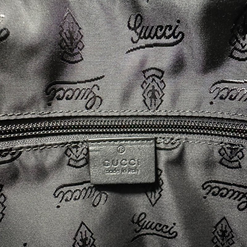 GUCCI 黑色壓紋全皮側背包-8
