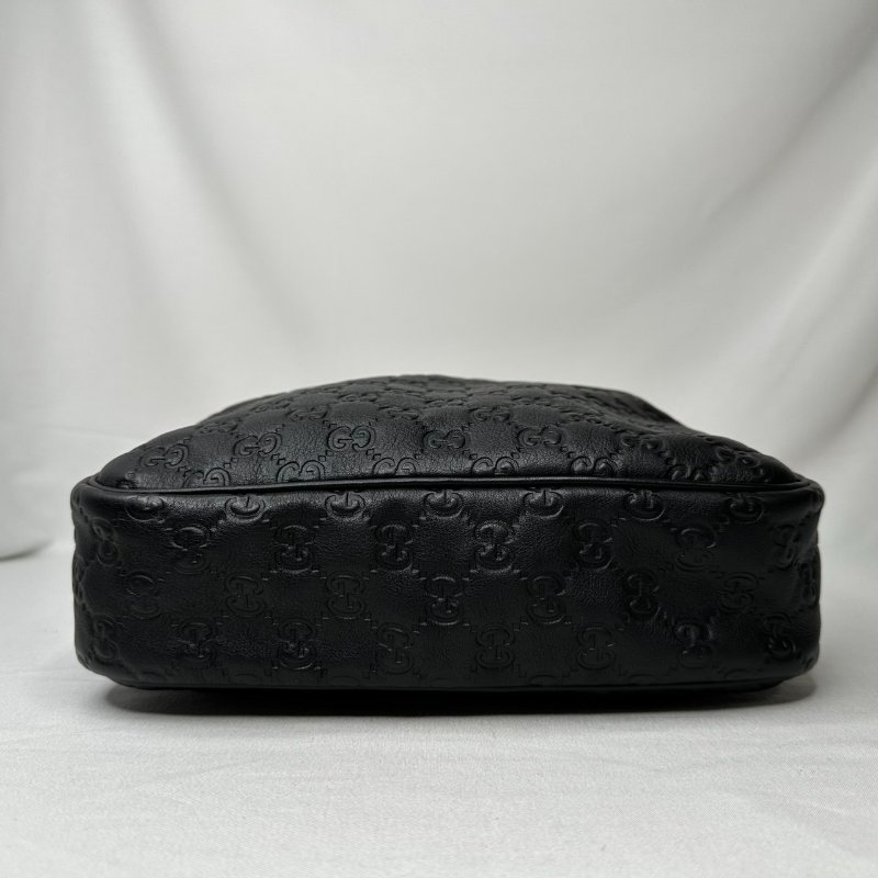 GUCCI 黑色壓紋全皮側背包-9
