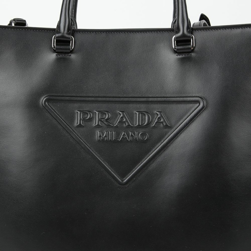 PRADA 三角形壓花標誌托特單肩包 1BA332-3