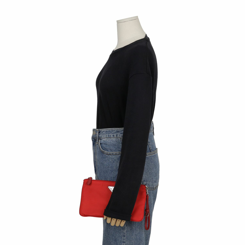 PRADA 1NH545 三角形標誌肩帶袋-10