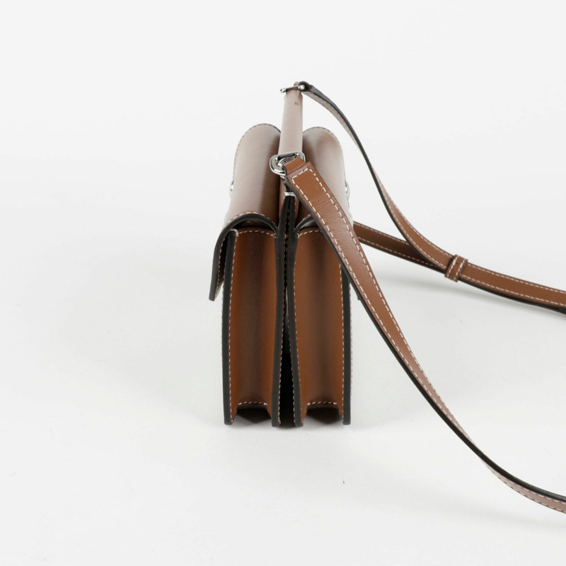 【包稅】BURBERRY 8014611 Hosperi Title Pocket 肩斜背包-2