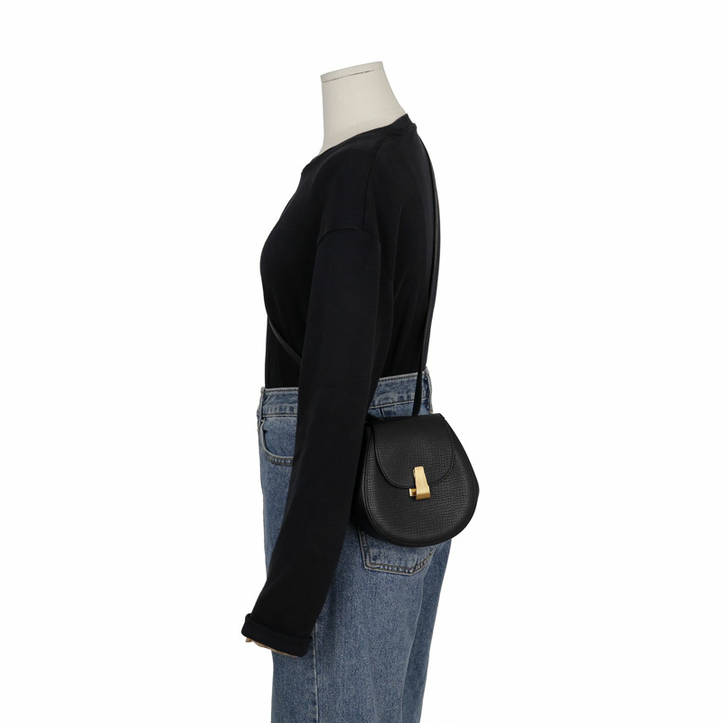 BOTTEGA VENETA 576643 Palmellato 腰帶斜背包-10