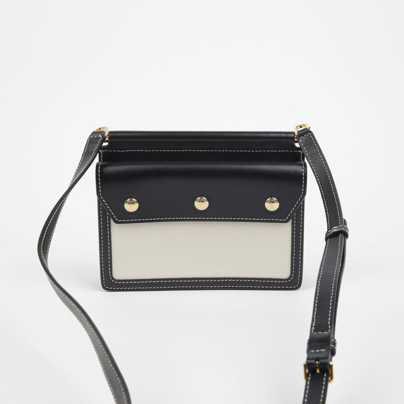 BURBERRY 迷你口袋 Horseberry Title 斜挎單肩包 8031901-2