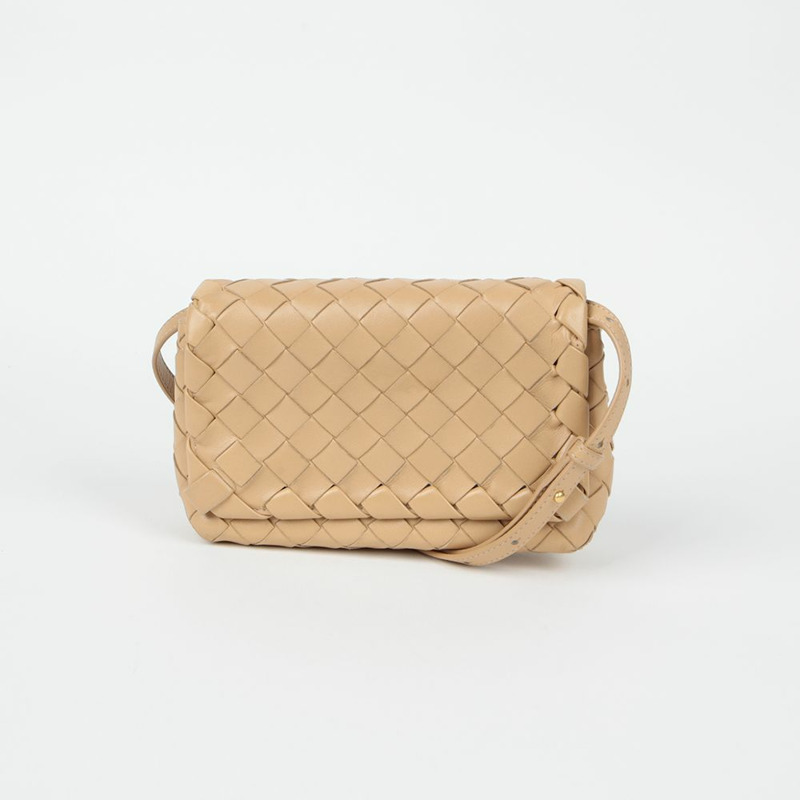 BOTTEGA VENETA 609412 翻蓋迷你肩斜背包-1