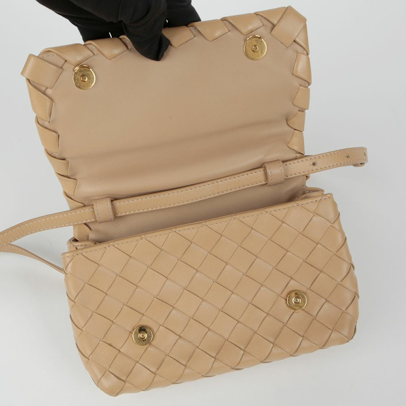 BOTTEGA VENETA 609412 翻蓋迷你肩斜背包-8