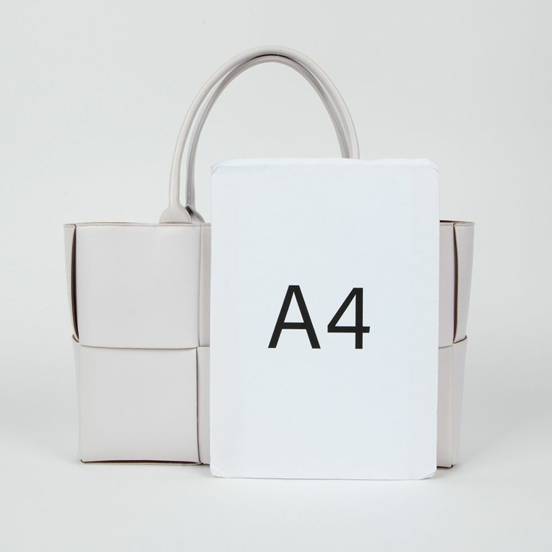 BOTTEGA VENETA Arco 中號手提包 609175-8